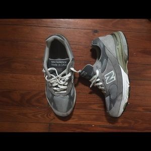New balance 993 tennis shoes standard width